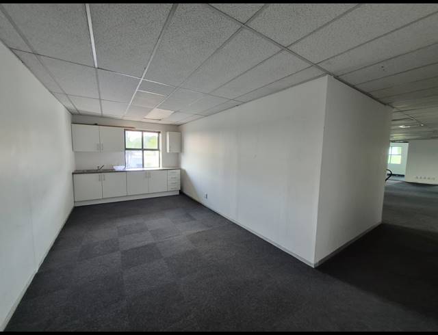 280M² OFFICE TO LET IN HYDE PARK